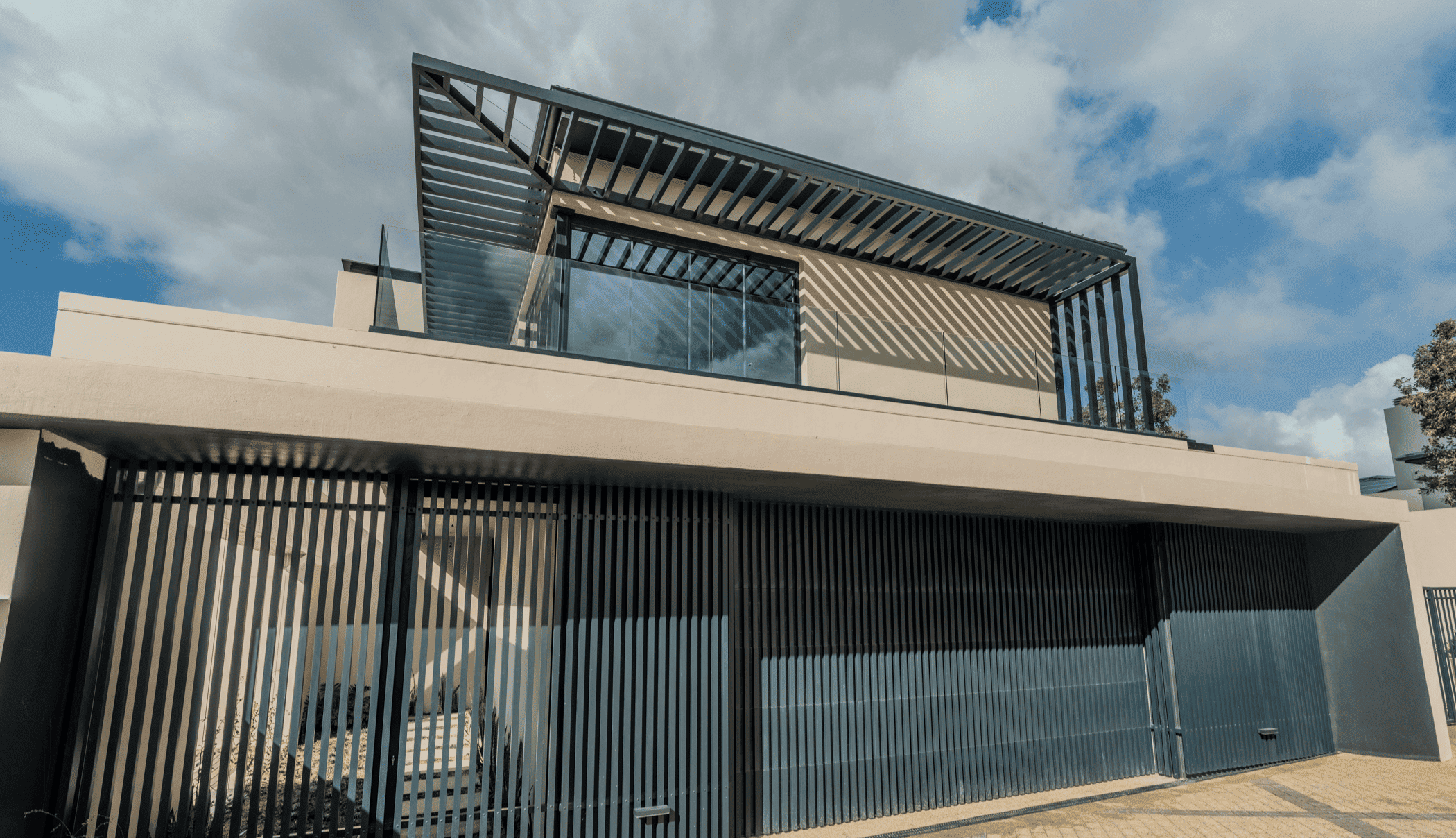 Custom aluminium pergola installation by HVS